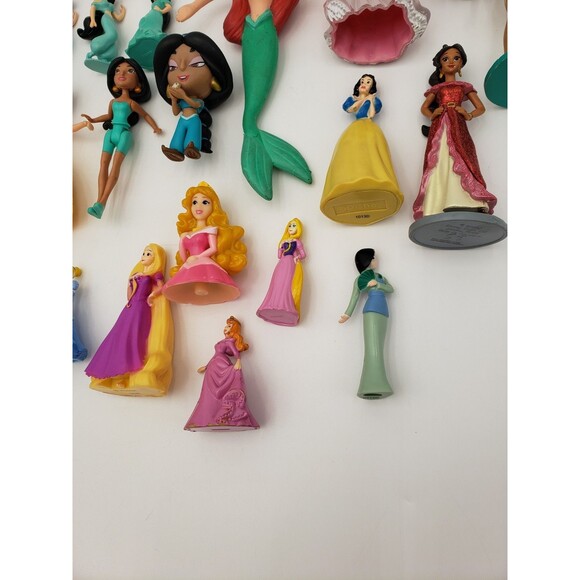 Lot Of 18 Disney Princess Figurines Different Styles Some Vintage Ariel Aurora - Picture 5 of 12